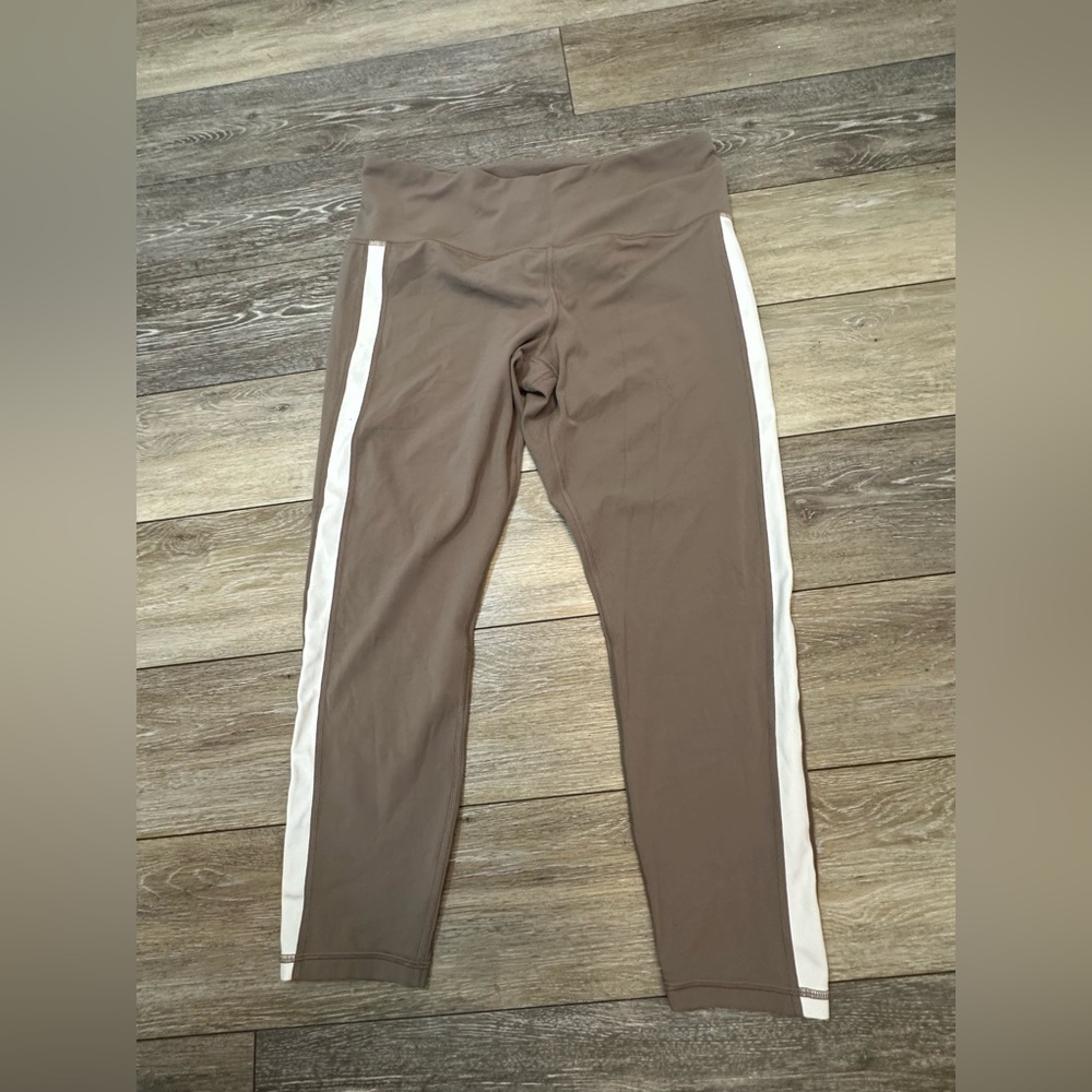 Athleta Elation Colorblock 7/8 Tights in Tan